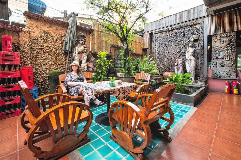 Wild Orchid Villa Bangkok 30/50