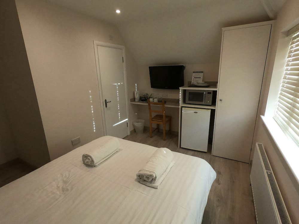 Debden Guest House 32/50