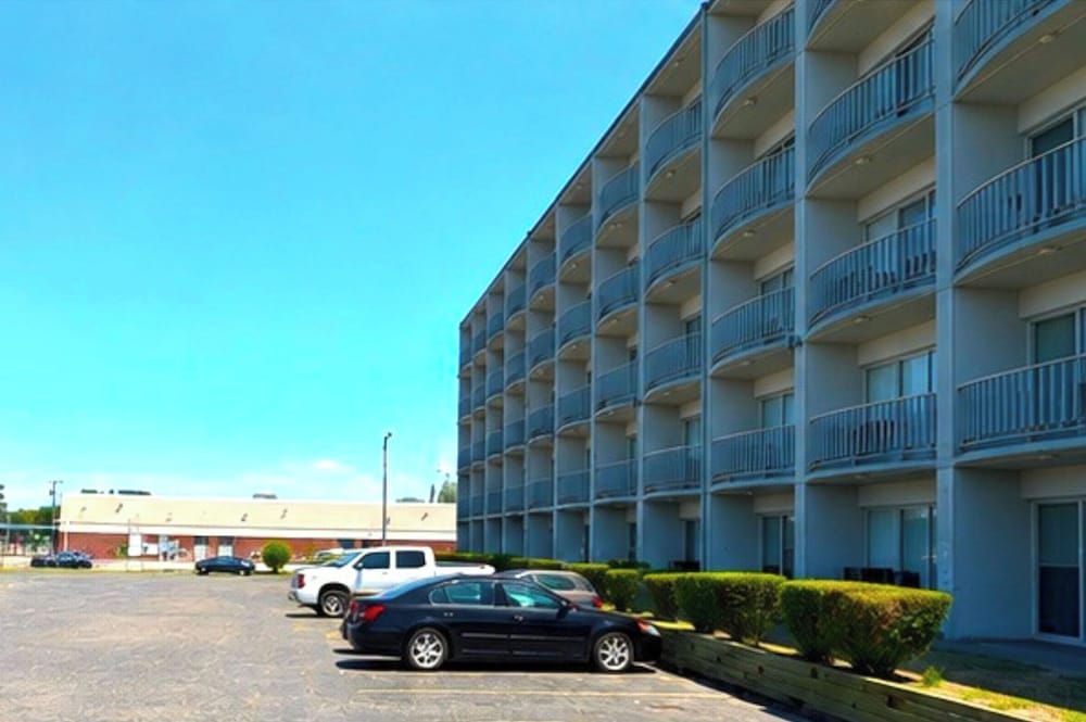 Twin City Inn & Suites Benton Harbor - St. Joseph 44/47