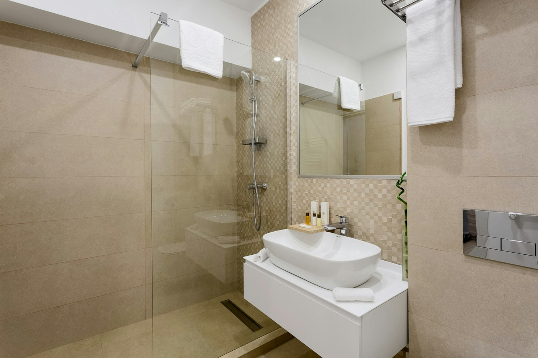 Athina Suites Hotel 46/51