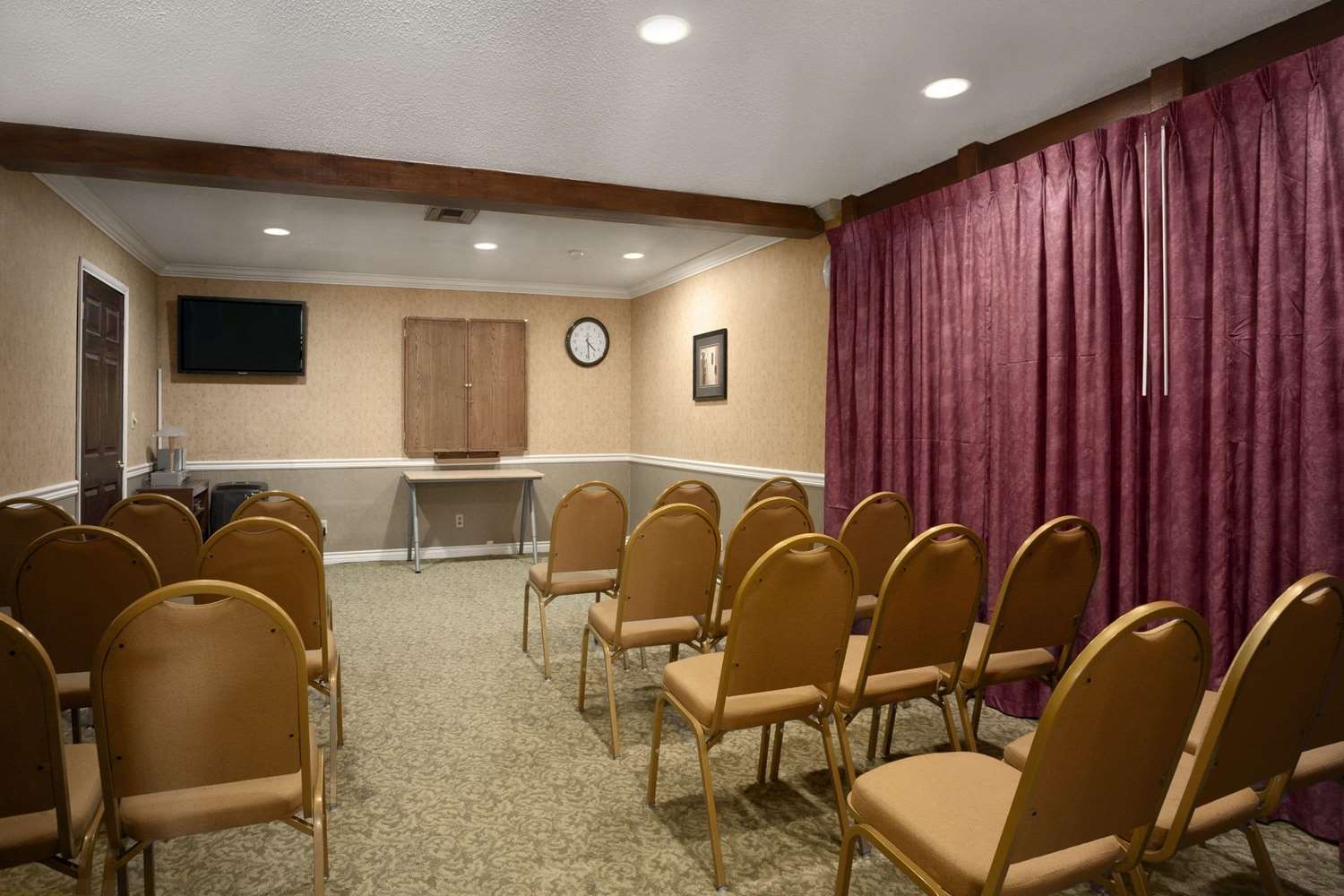 Howard Johnson By Wyndham Buena Park 28/34