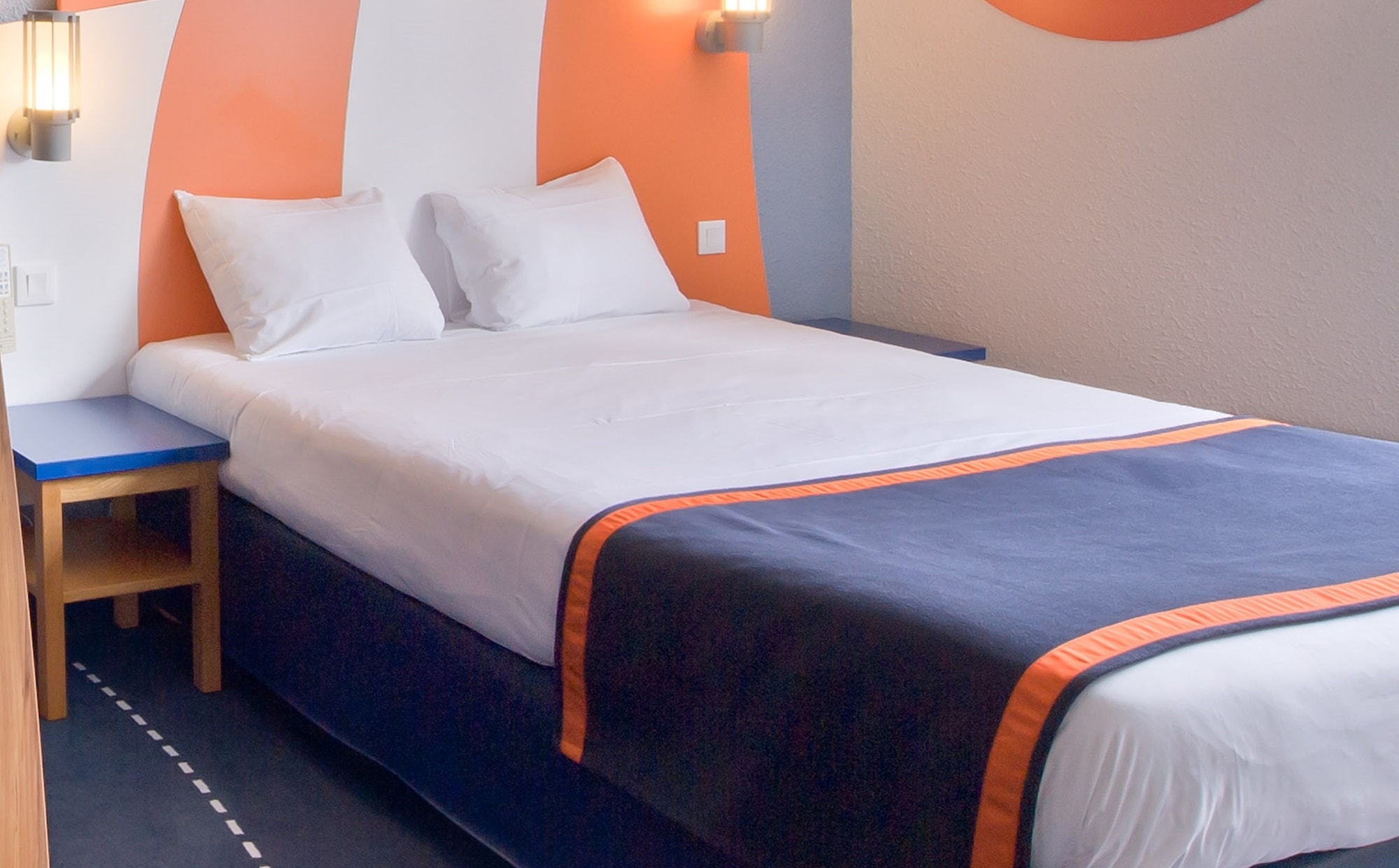 Room, 6 Bunk Beds, 1 Double and 2 Bunk Beds