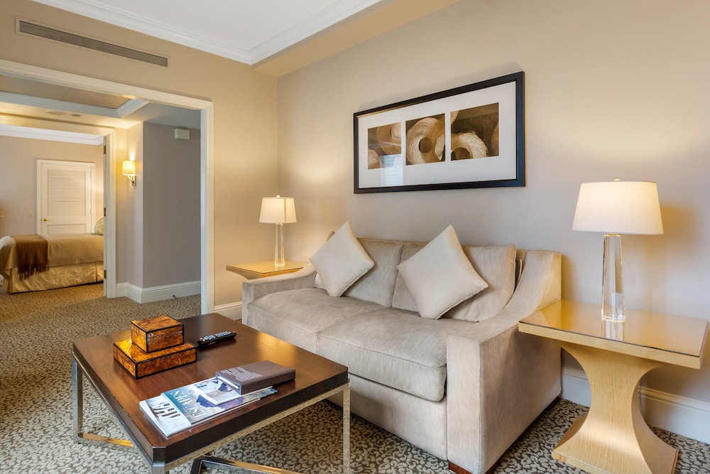 OMNI BERKSHIRE PLACE 40/62