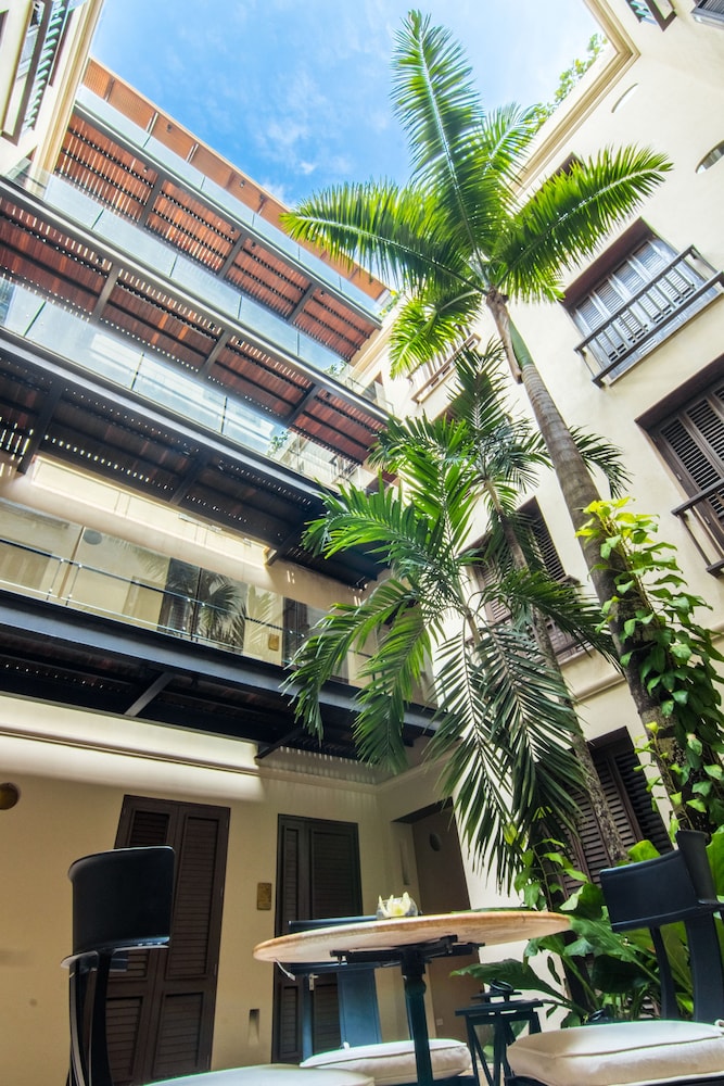 Bastion Luxury Hotel 2/75