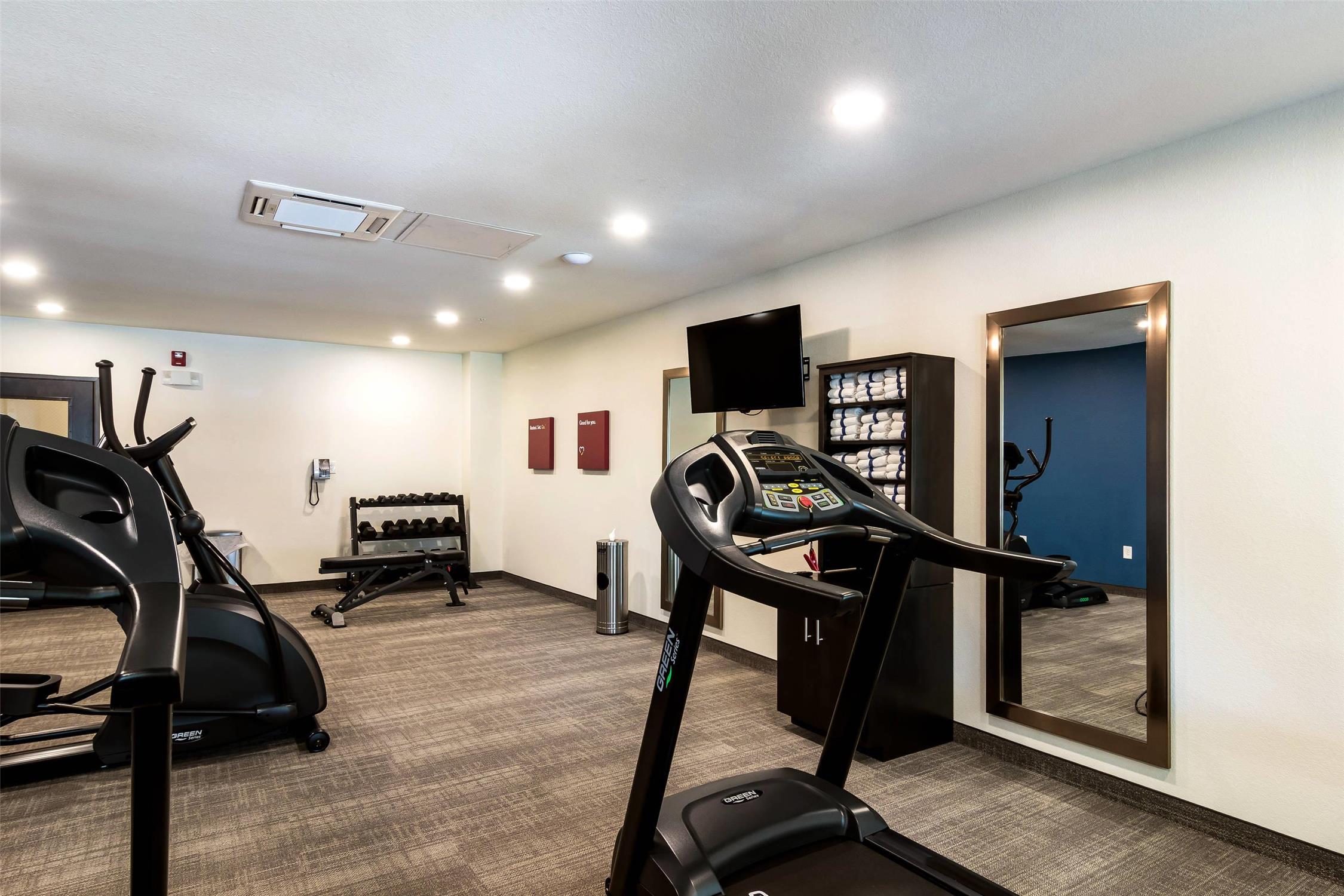 Comfort Suites Brunswick Town Center 8/19