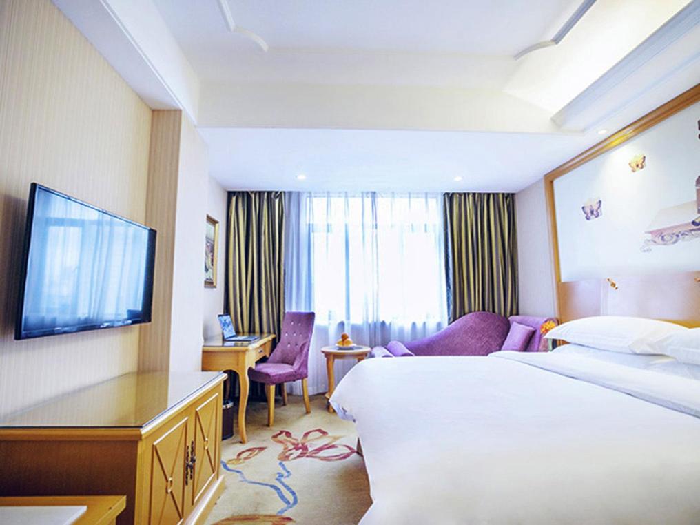 Vienna Hotel (Hefei Mingzhu Square University Town) 12/25