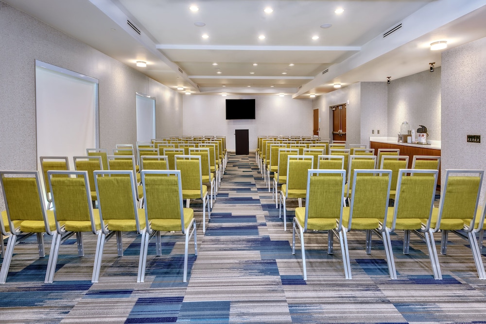 Holiday Inn Express & Suites Round Rock - Austin N 42/52
