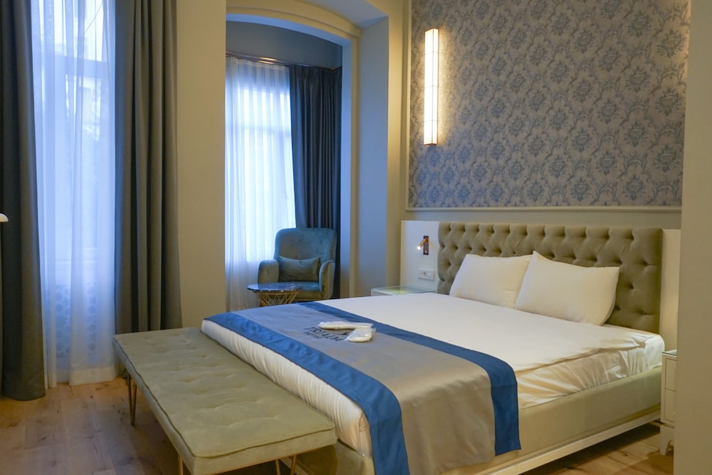 Triada Otel 22/76