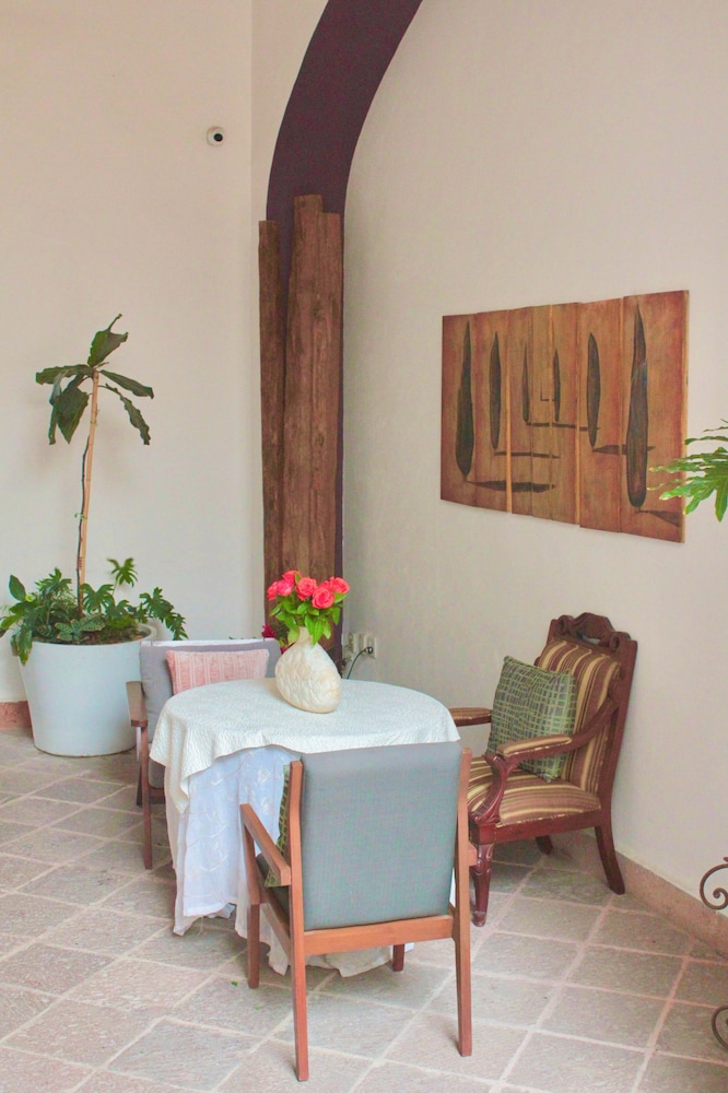 EL SERAFIN HOTEL BOUTIQUE 46/80