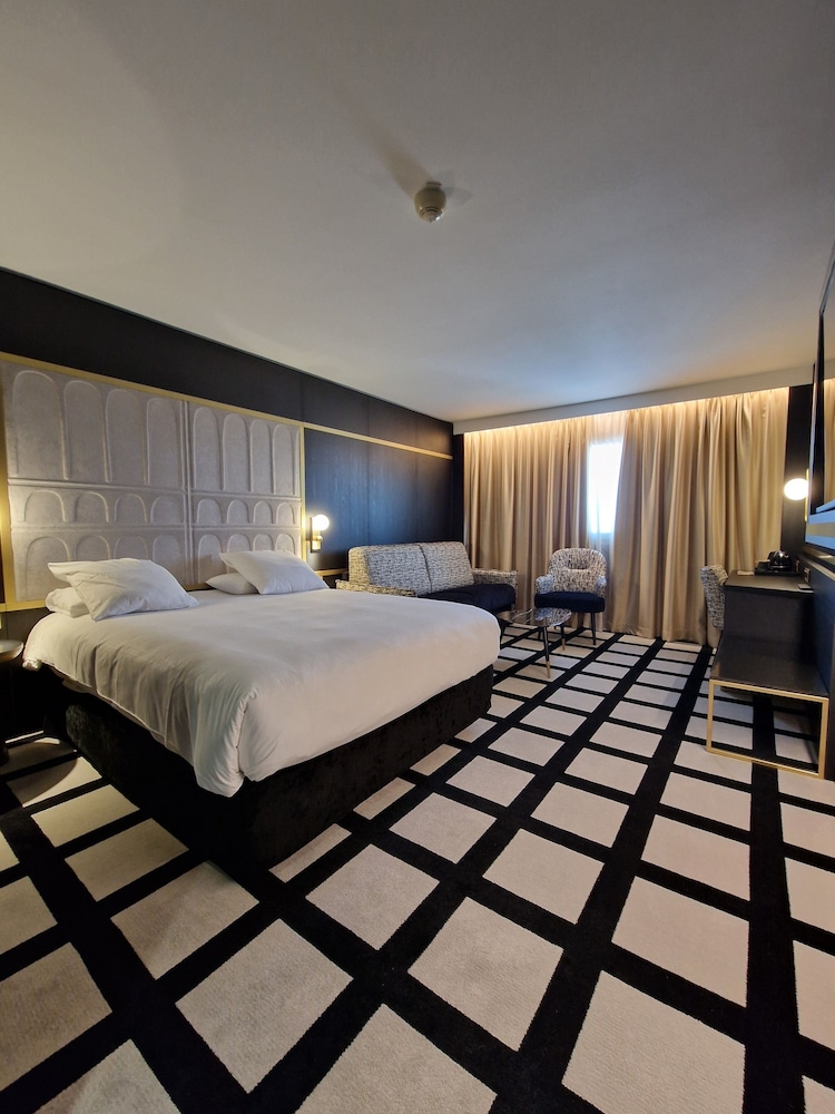 MERCURE ORLEANS CENTRE 20/62