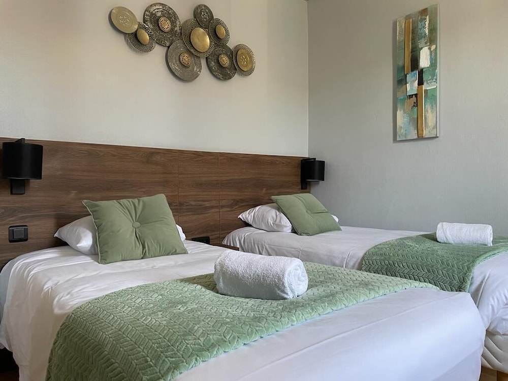 Le Rochegude Hotel 4/33
