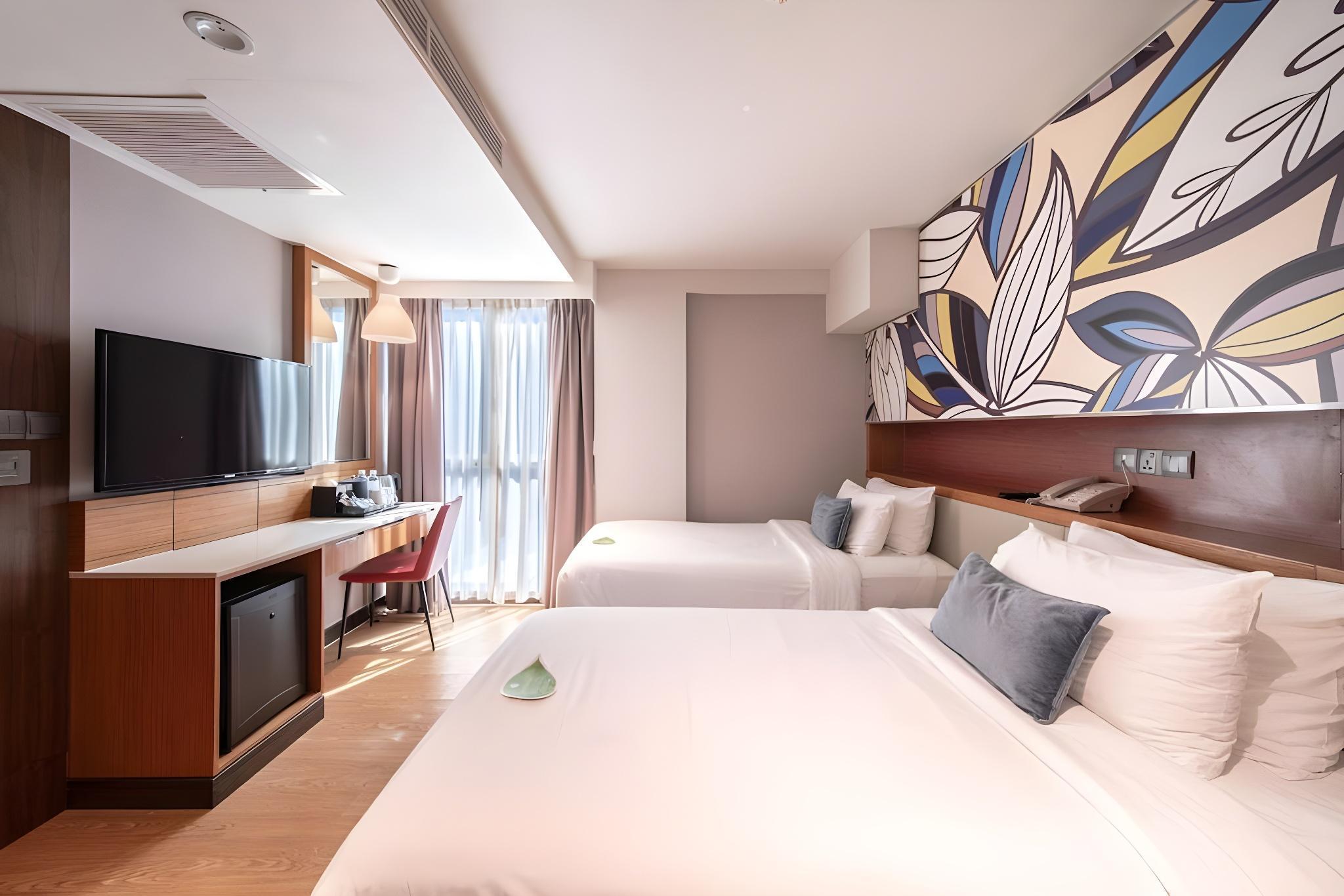 Bluewaters Pods 38 Hongkong St 18/40