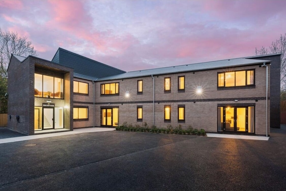 The Suites Inn Hotel Birmingham Merry Hill 2/33