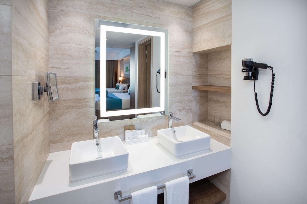 Serenade Punta Cana Beach & Spa Resort 49/50