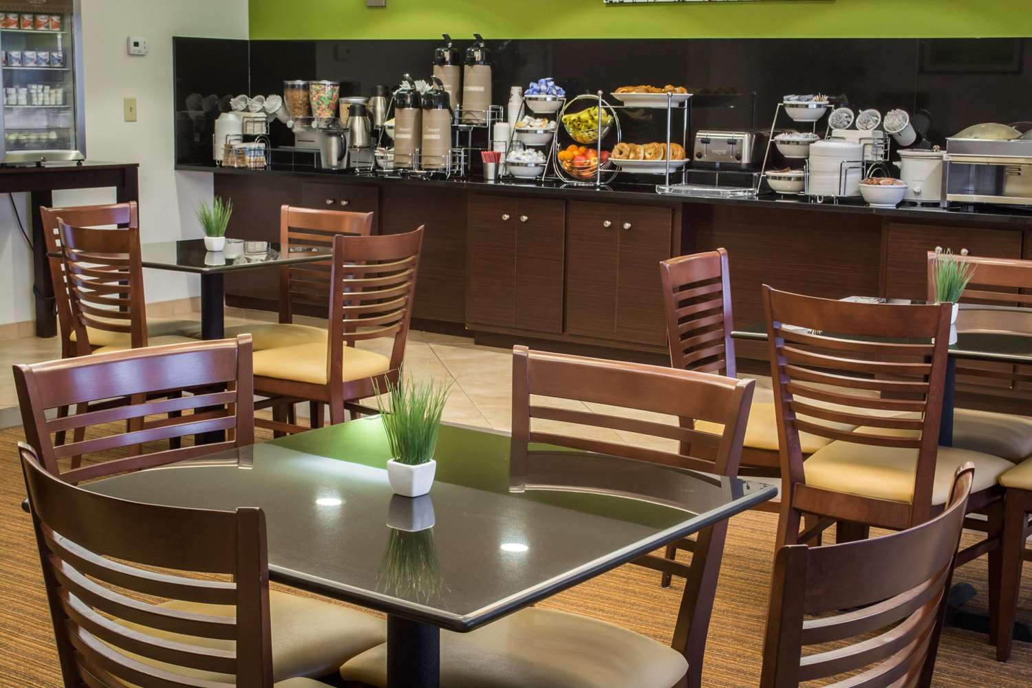 Sleep Inn & Suites Harbour Pointe VA 14/20