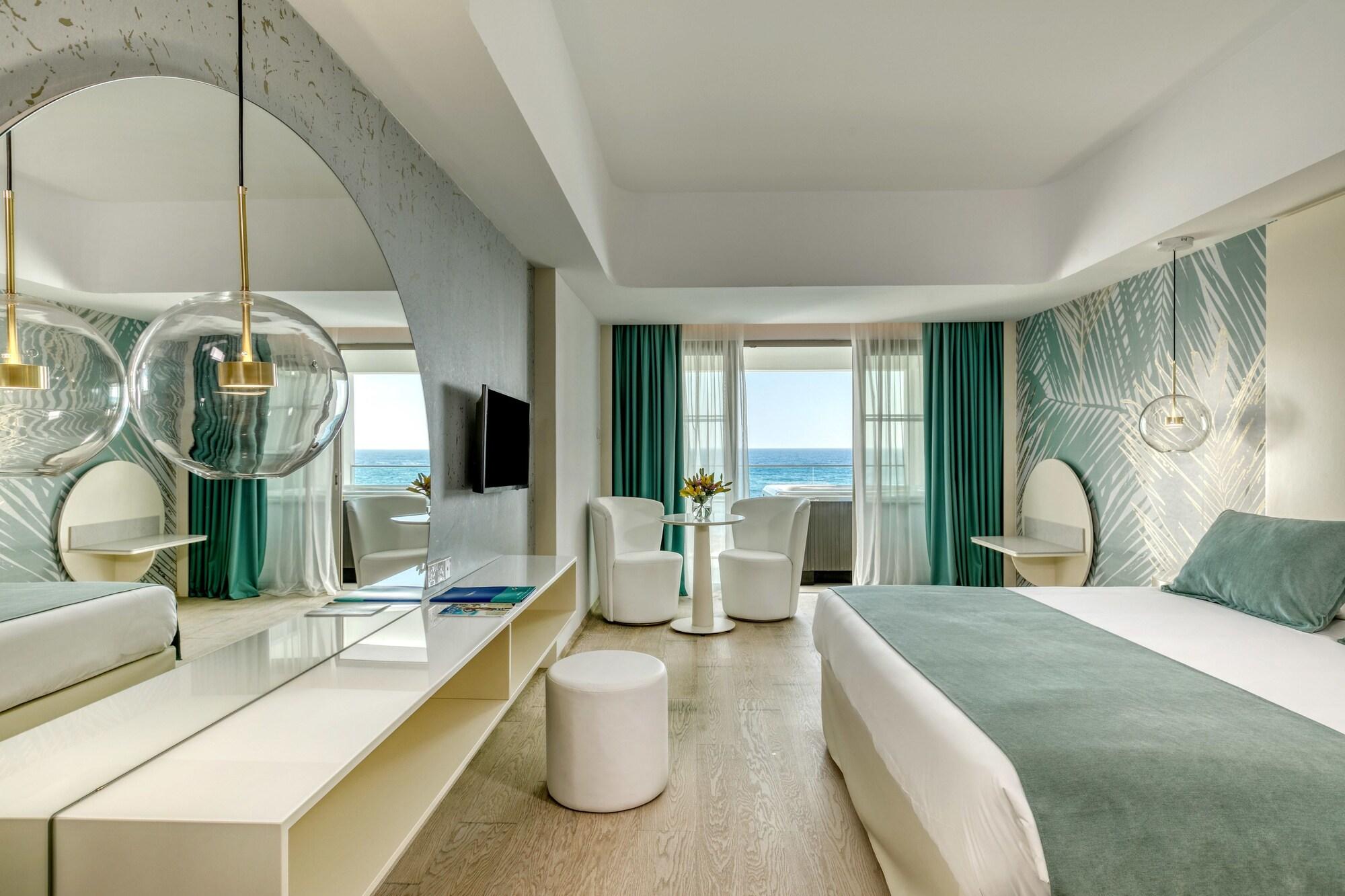 Junior Suite, Sea View, Jetted Tub