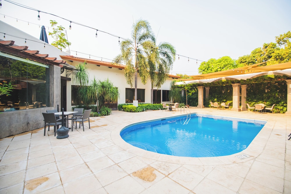 Hotel Los Portales 47/50