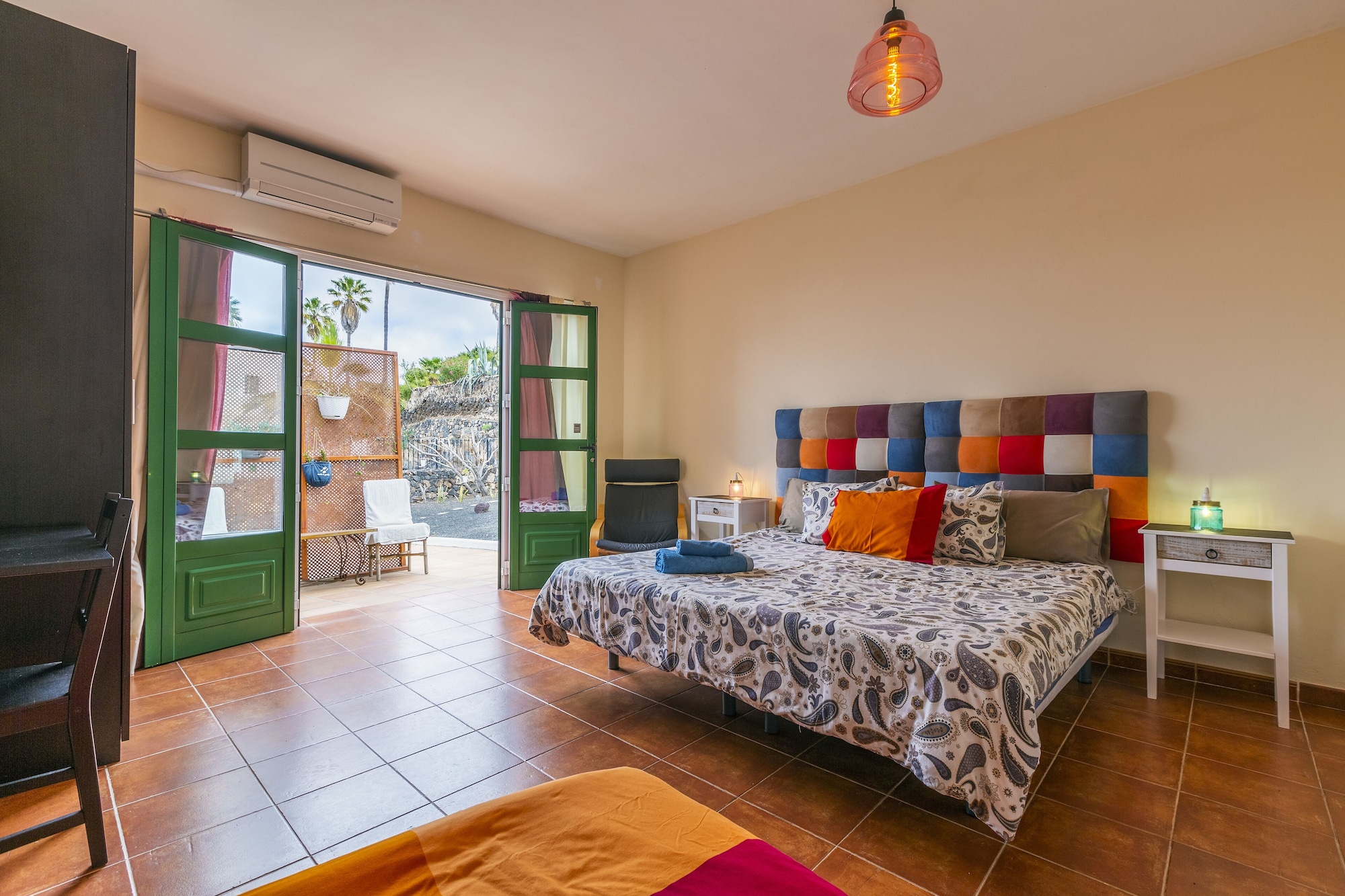 Room, Triple, 1 King and 1 Single Beds, Patio, Garden Area