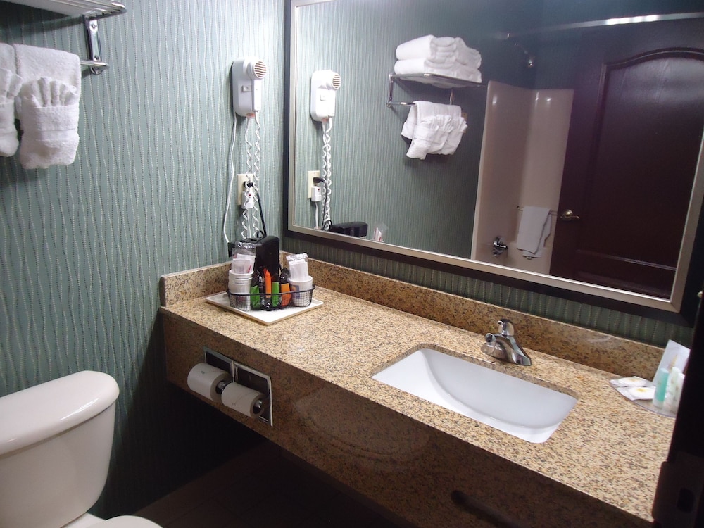 Comfort Inn and Suites Grenada 15/40