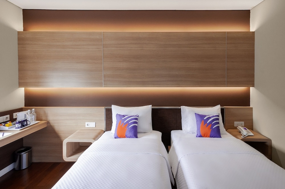 FOX Lite Hotel Grogol Jakarta 7/19