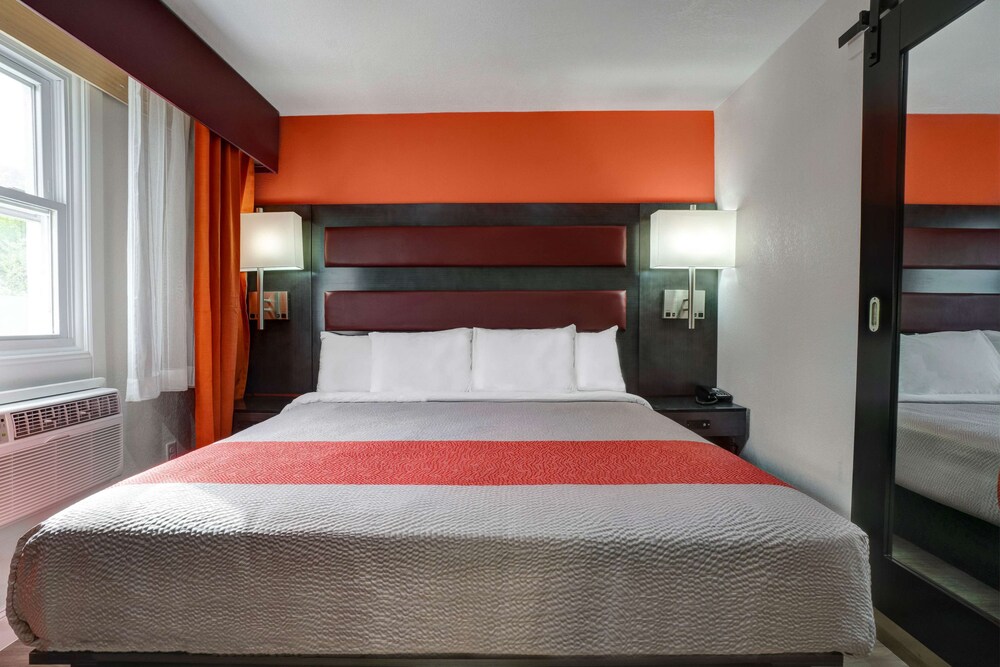 Motel6 Bellville, OH - Mid-Ohio 23/49