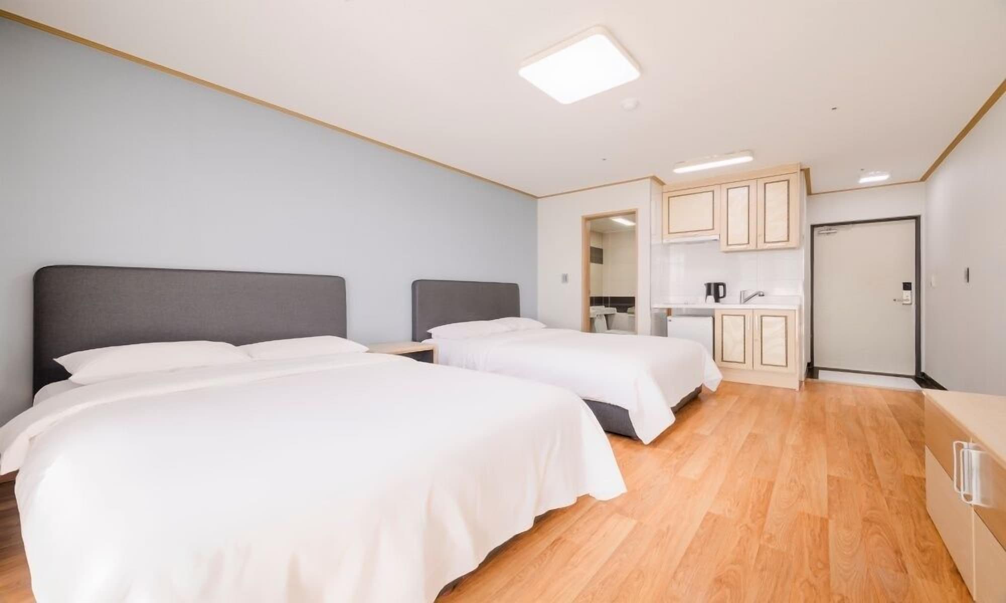 Room, 2 Double Beds, 17 Pyeong