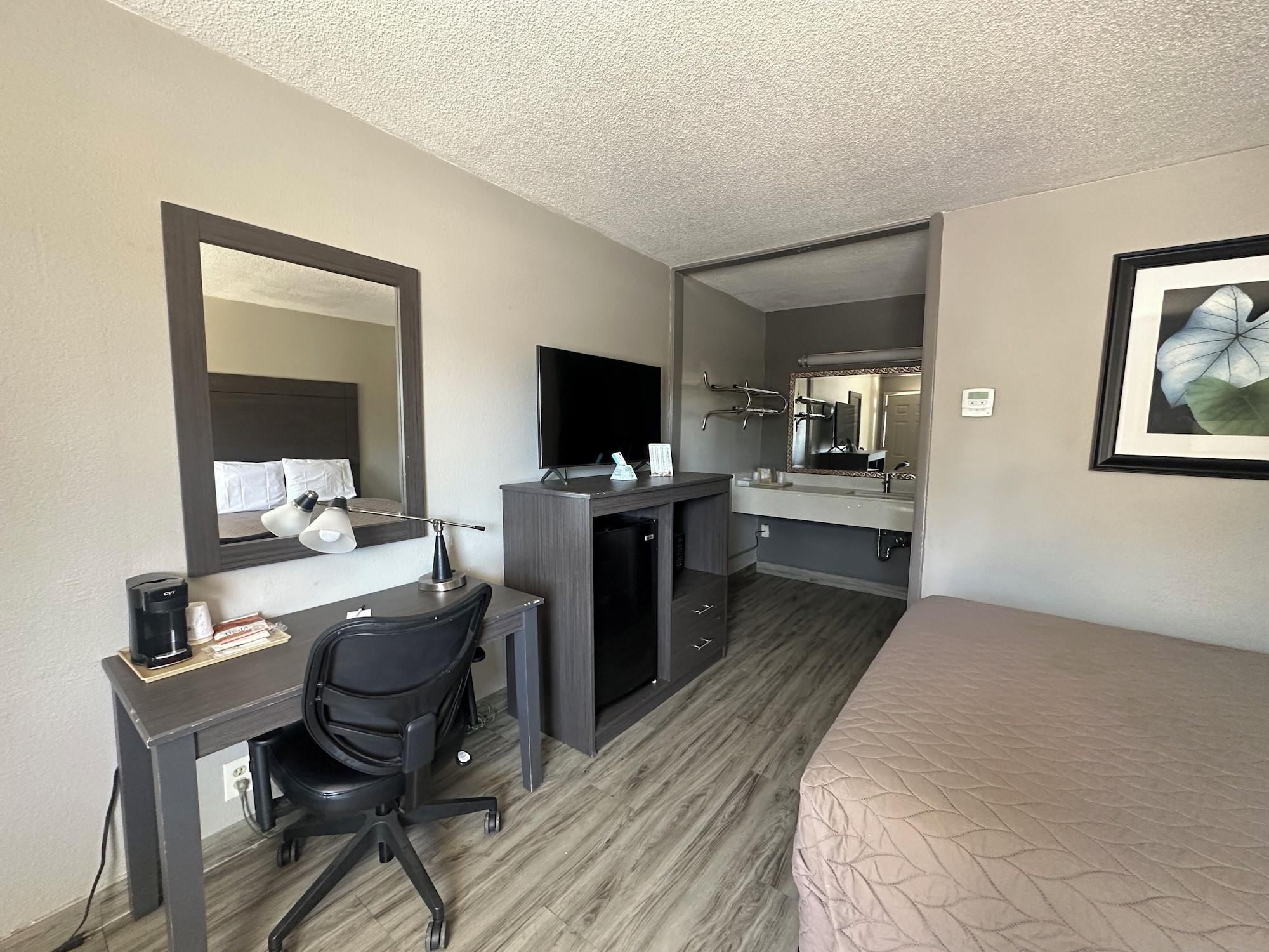 Executive Inn 27/41
