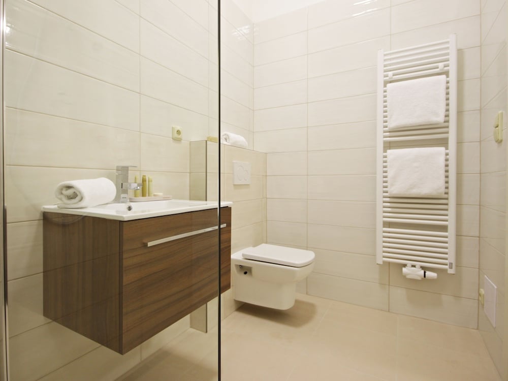 Alveo Suites 40/45