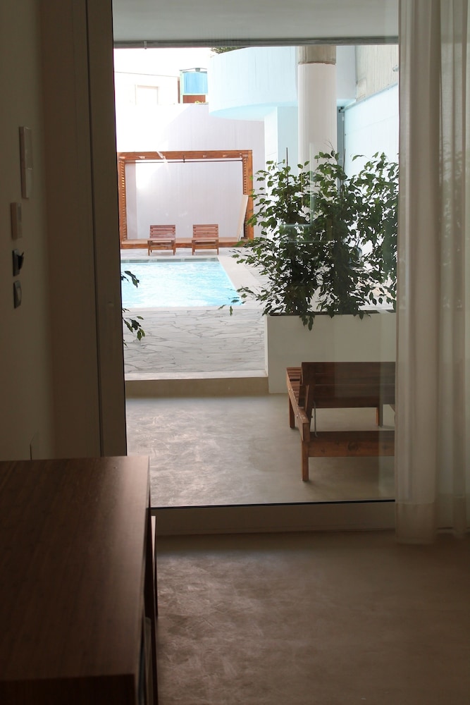 Seven Suite 31/31