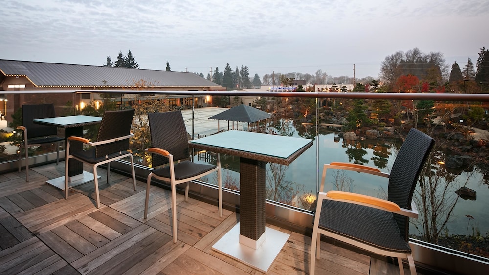 Best Western Premier Boulder Falls Inn 51/66