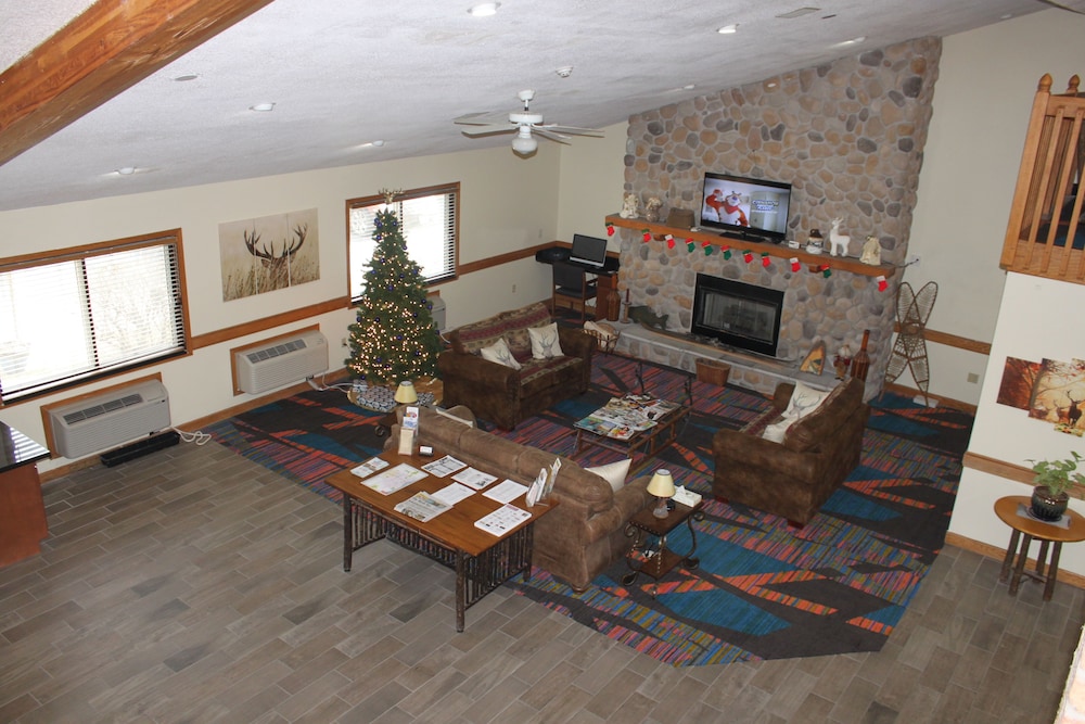AmericInn By Wyndham West Burlington 24/45