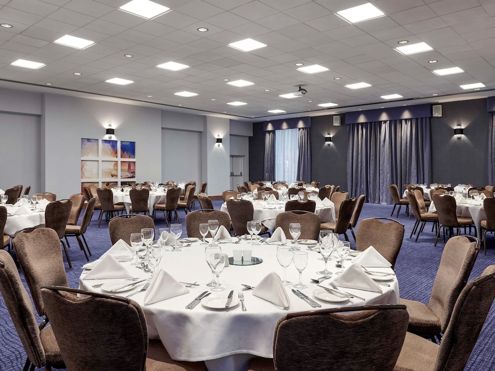 NOVOTEL LONDON STANSTED AIRPORT 40/69