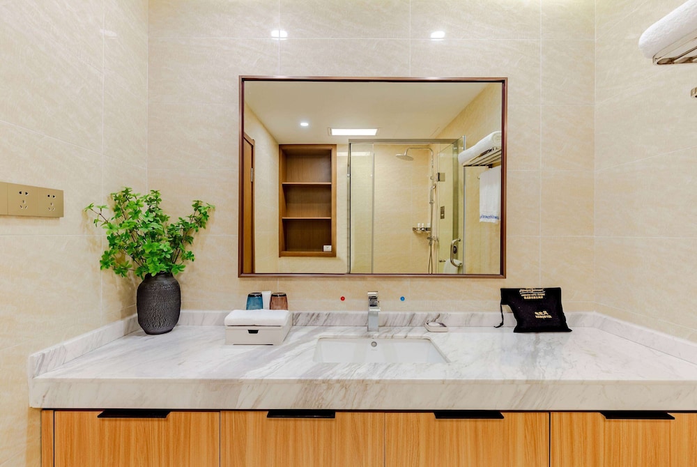 Howard Johnson Lakeview Hotel Huaibei 48/48