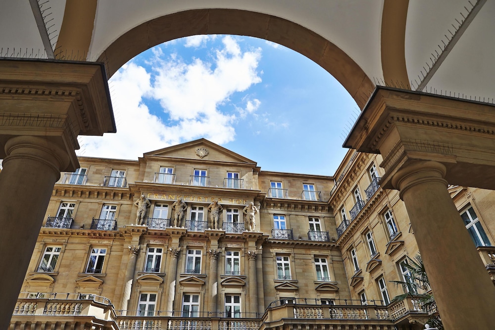 STEIGENBERGER FRANKFURTER HOF 3/81