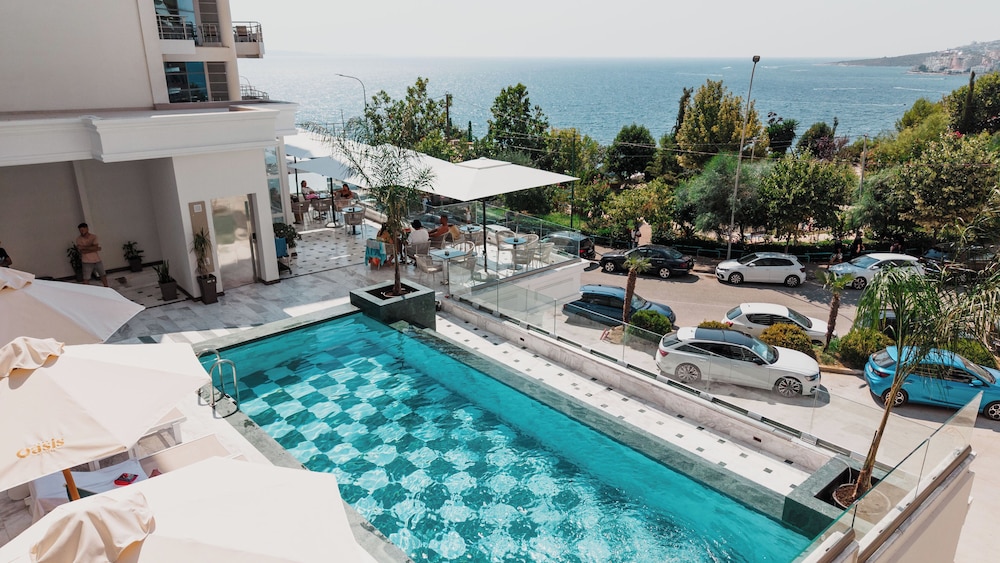 Hotel Oasis 24/50