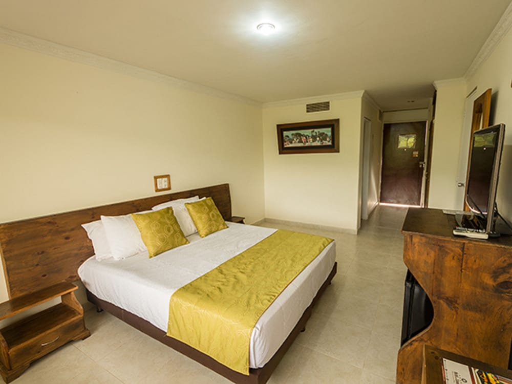 Hotel Del Llano 19/64