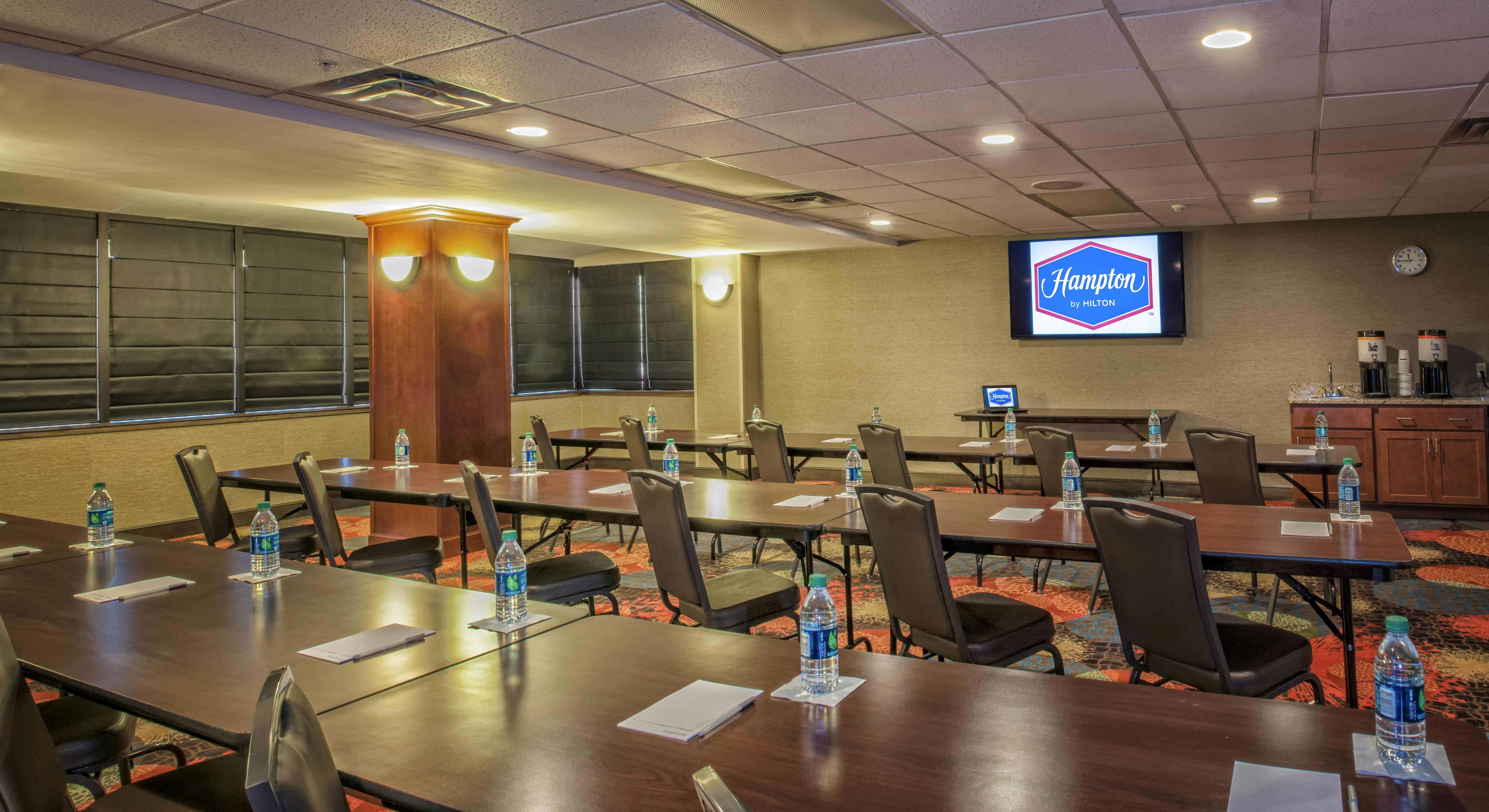 Hampton Inn New Philadelphia 42/44