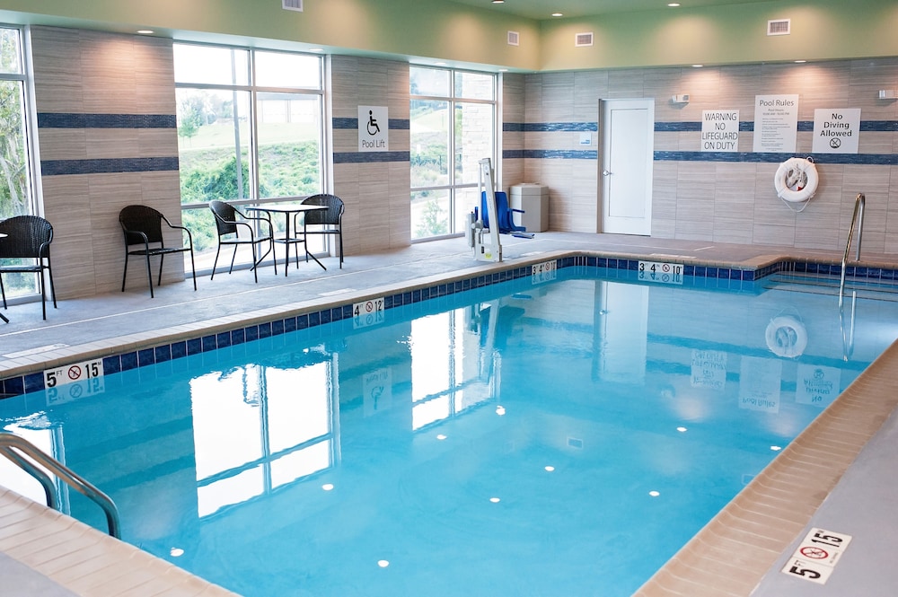Holiday Inn Express Suites Birmingham North Fultondale 6/34