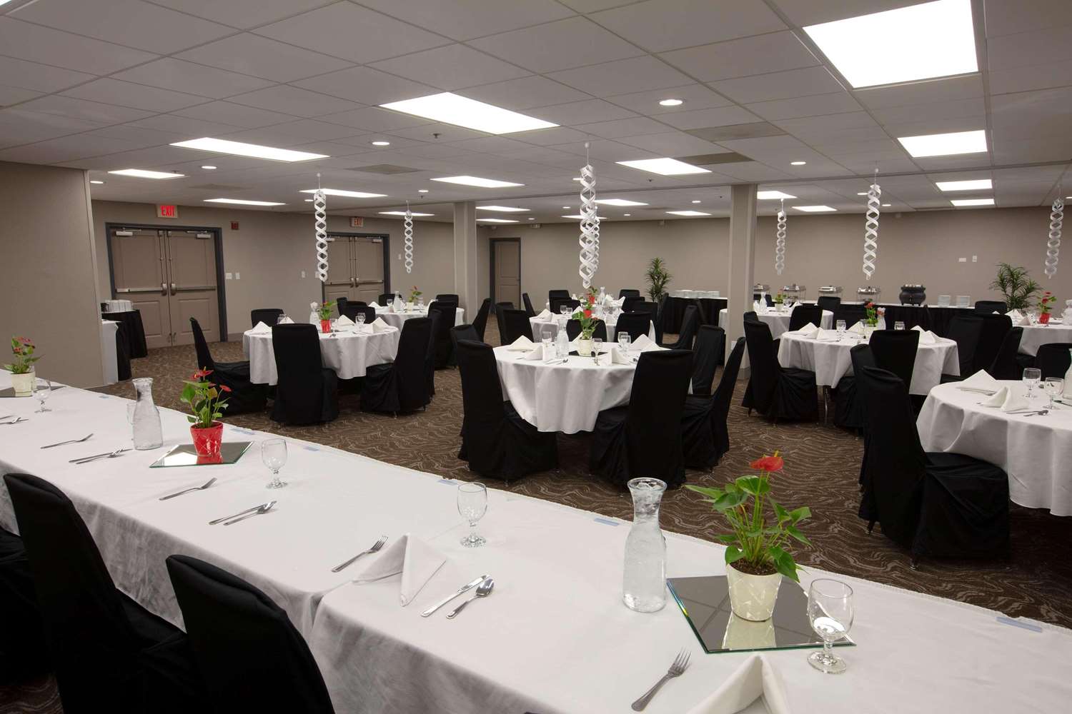Country Inn & Suites by Radisson, Fargo, ND 14/16