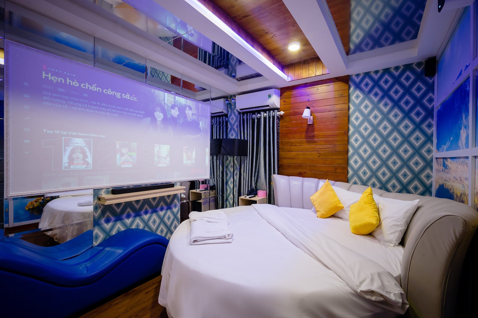 1 BEDROOM, SUITE