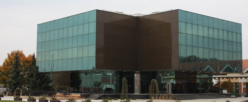 Hotel Cubis 3/59