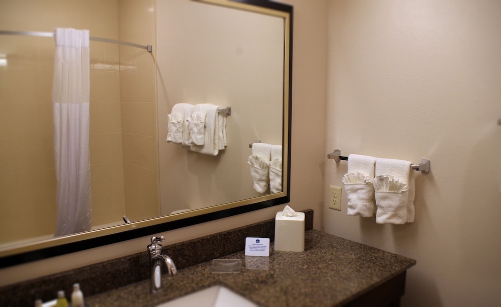 Best Western Plus Lincoln Inn & Suites 10/26