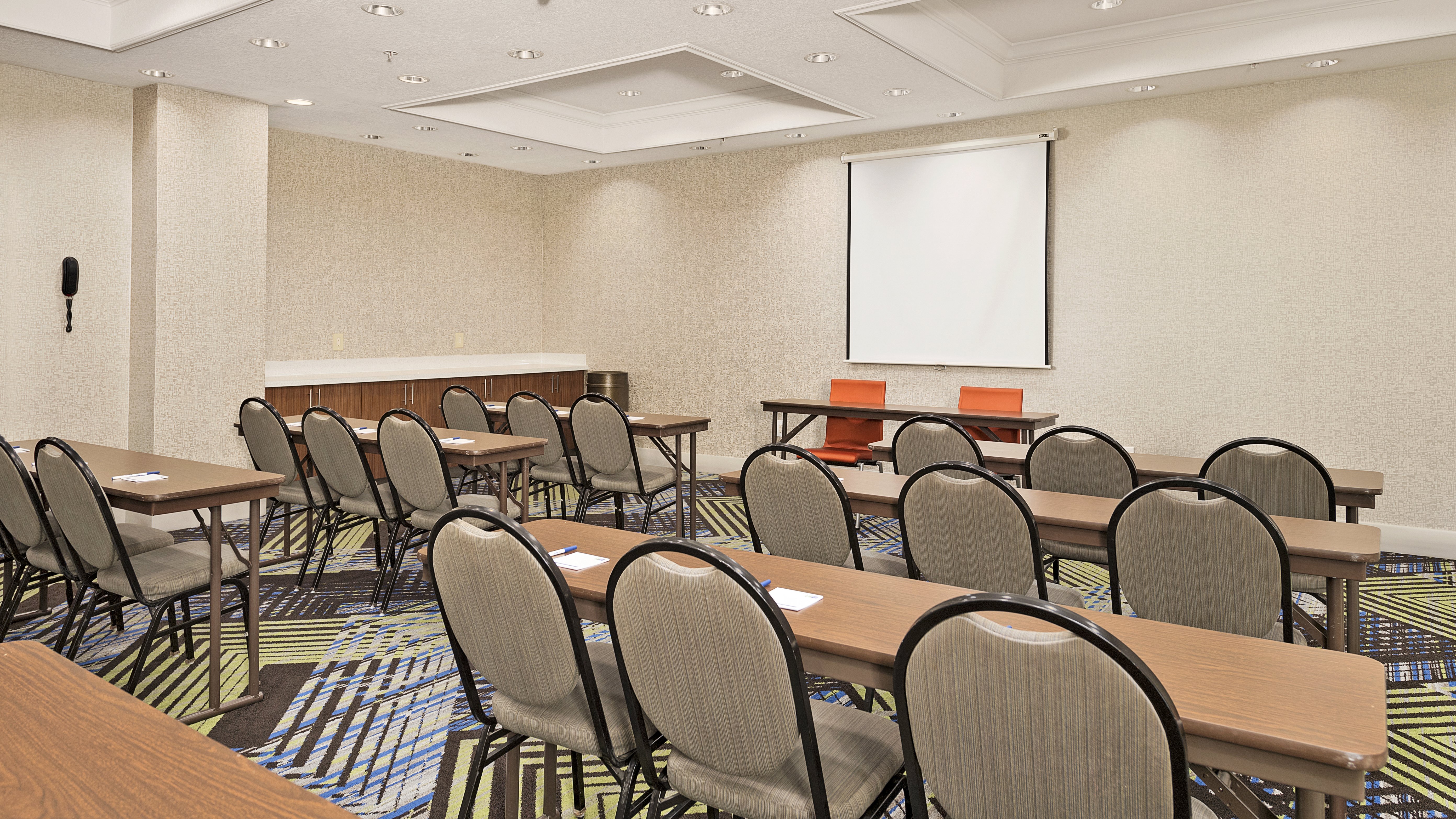 Holiday Inn Express & Suites Conroe I-45 North 37/41