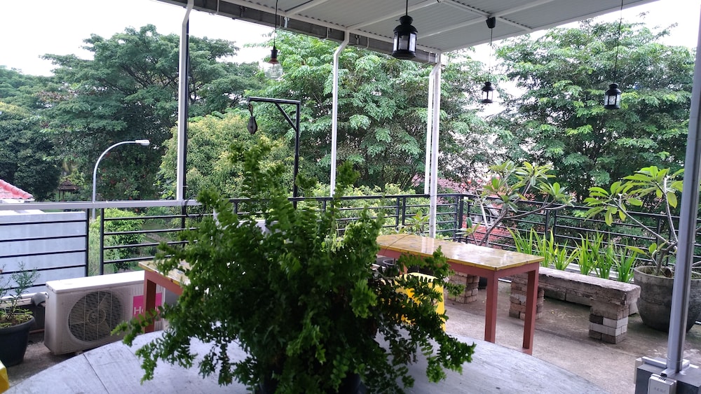 ZEN Rooms Anggrek Loka BSD 7/35