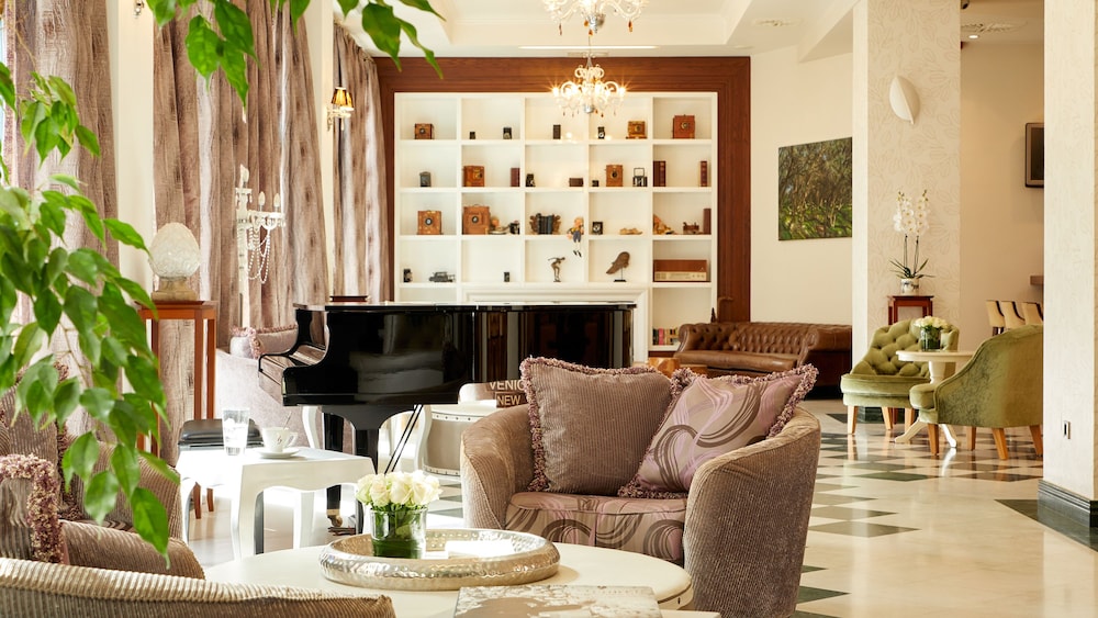 Dioni Boutique Hotel 35/45