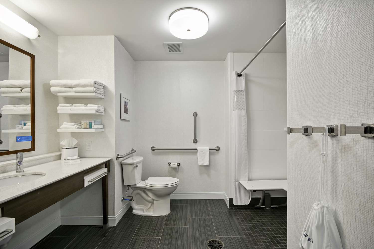 Hampton Inn Blue Ash Cincinnati Oh 35/35