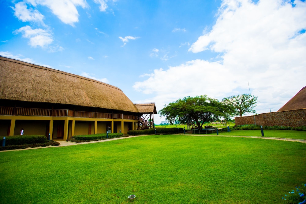 The Royal Senchi Resort/Hotel 40/50