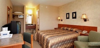 Langley Hwy Hotel 20/25