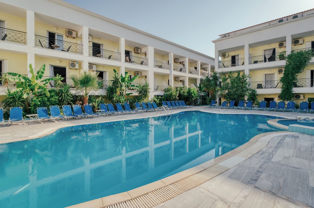 Mojo Hotel 3/60