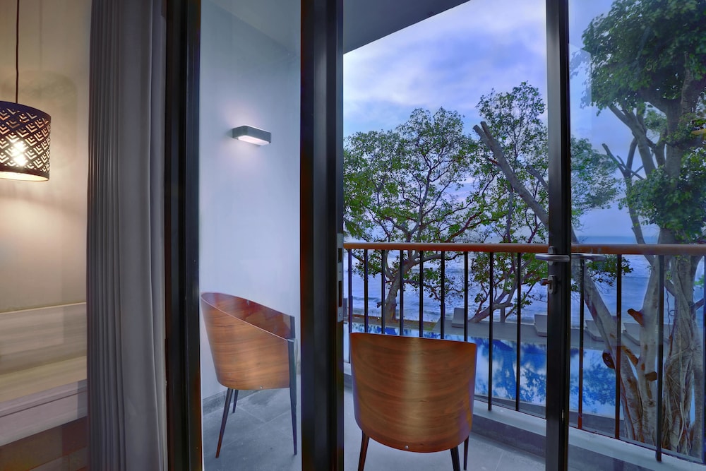 Aston Anyer Beach Hotel 20/50